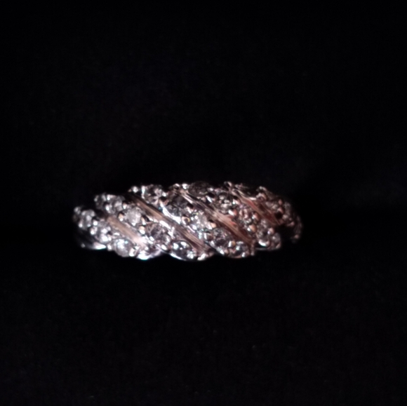 Diamond ring 10k white gold 1/3 ct twist crossover criss cross promise band 7.25 - Picture 3 of 9
